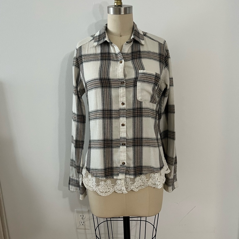 Hollister laced plaid flannel